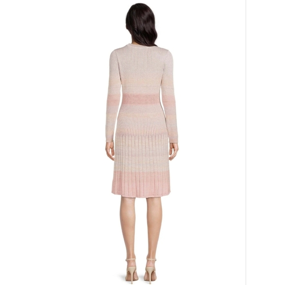 Elegant Pink and Cream Knit Dress - Picture 3 of 6